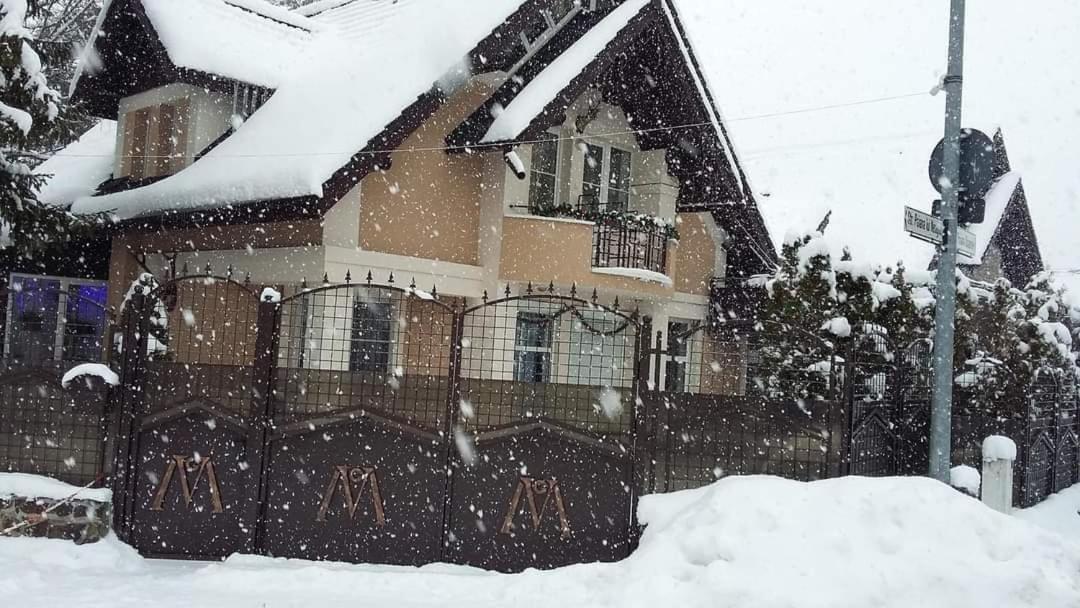 Pensiunea Colina โปยานาบราซอฟ ภายนอก รูปภาพ